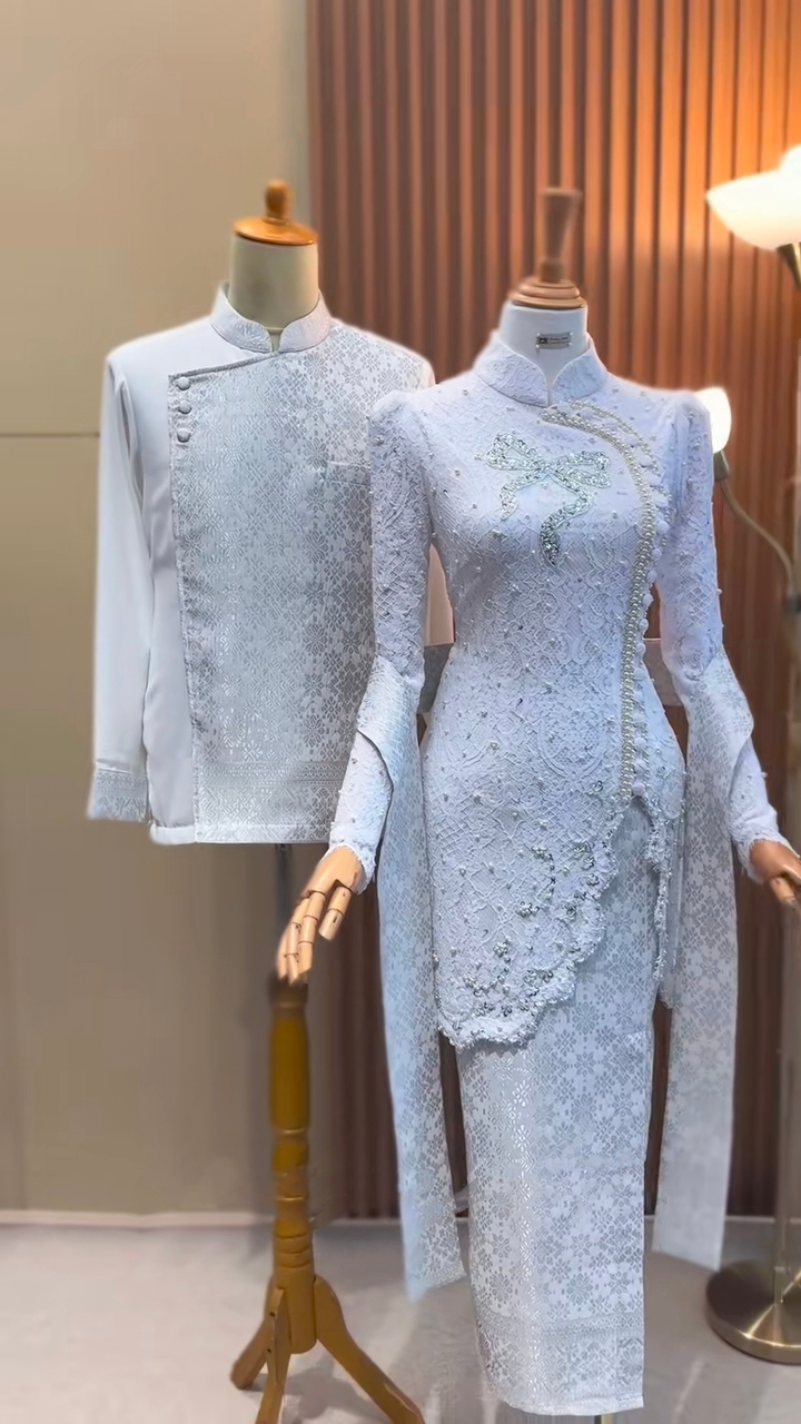 Kebaya couple